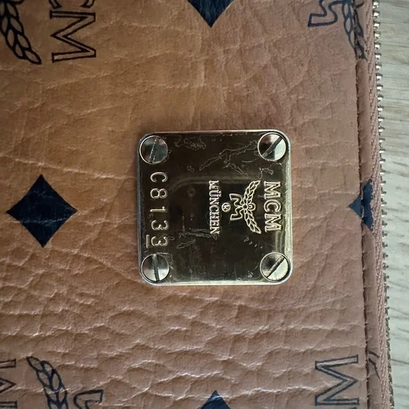 MCM Cognac Zipper Long wallet - Picture 13 of 14